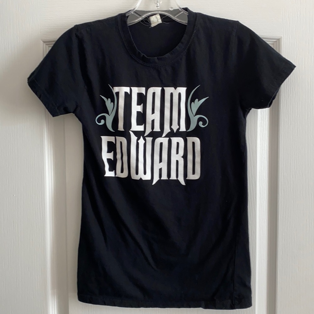 Hot Topic Twilight women’s fitted top. Size XS